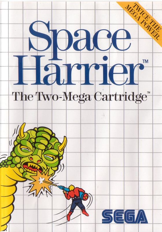 Portada del videojuego Space Harrier. En la parte superior vemos el título en grandes letras azules. En la parte inferior izquierda un pequeño hombre volador dispara a lo que parce un cruce entre gusano y dragón.